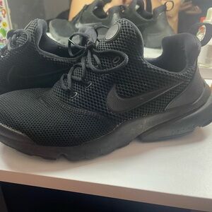 Black nikes shoes